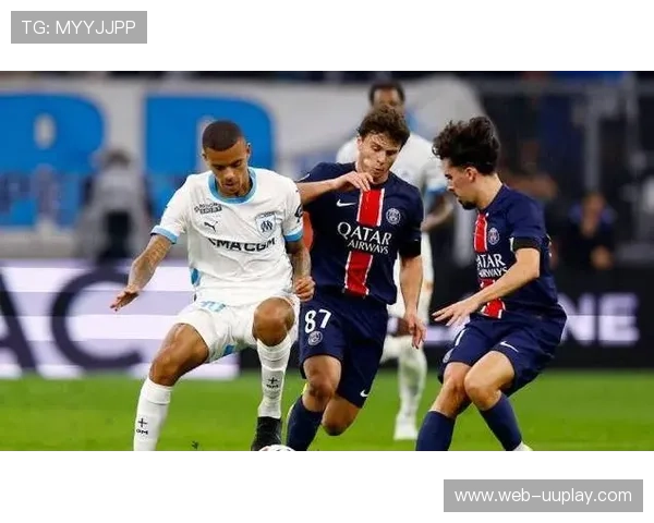 马赛2-0领先遭巴黎FC补时点球绝平，德泽尔比赛后怒斥球队